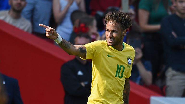 PLATZ 5 - NEYMAR (FUSSBALL): 90 Millionen Dollar