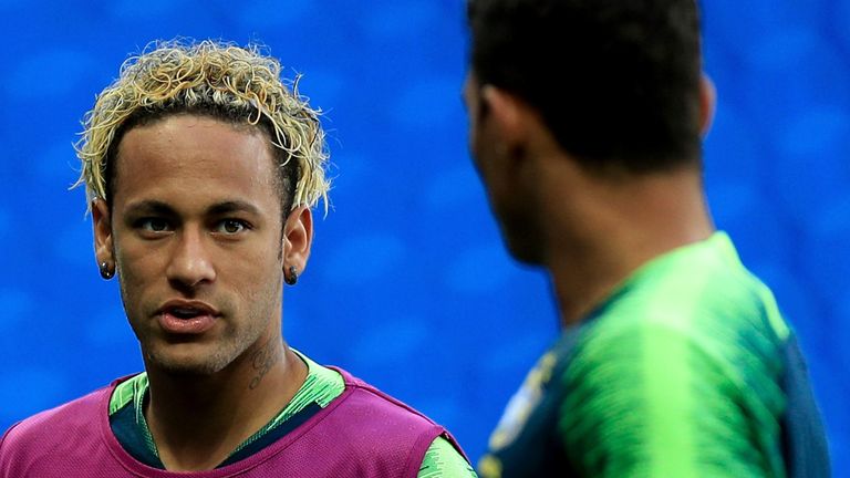 Neymar im Nudel-Look! Die verrücktesten Fußballer-Frisuren ...