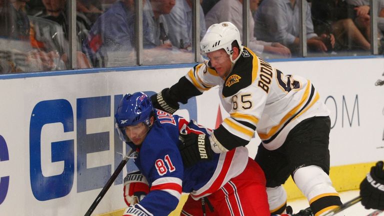Münchens Neuzugang Andrew Bodnarchuk (r.) bestritt in der Saison 2009/10 fünf NHL-Partien für die Boston Bruins. 