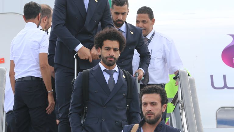 Mohamed Salah bei der Ankunft am Sonntag am Flughafen in Grosny.