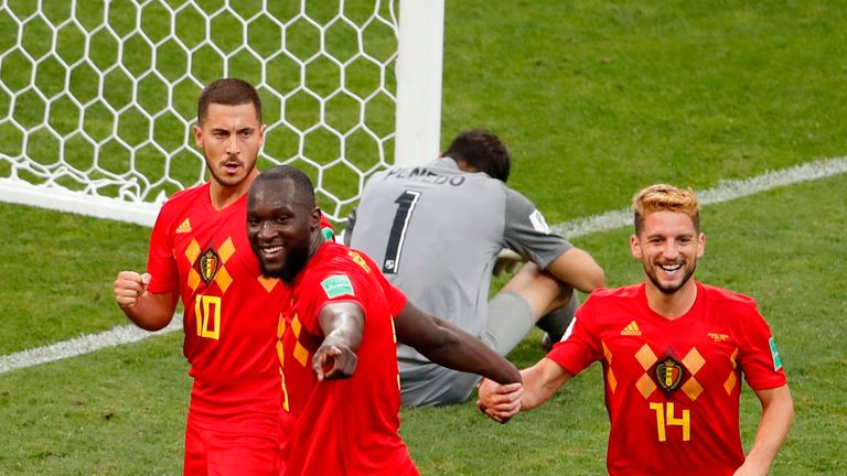 Romelu Lukaku (2.v.l.) erzielte einen Doppelpack bei Belgiens 3:0-Sieg im WM-Gruppenspiel gegen Panama . Dries Mertens (r.) traf zum 1:0.