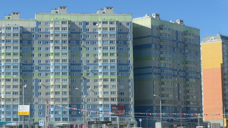 Nach drei Tagen Erholung bricht die deutsche Nationalmannschaft am Dienstag nach Russland auf.  In Watutinki findet man Plattenbauten, aber keine Strandatmosphäre wie vor vier Jahren in Brasilien. Sky zeigt die Bilder des WM-Quartiers.