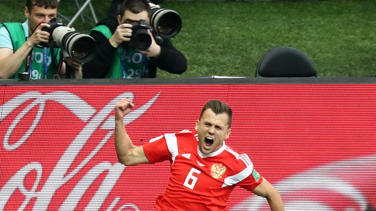 Denis Tscheryschew bejubelt einen seiner Treffer für Russland im WM-Auftaktspiel gegen Saudi-Arabien.