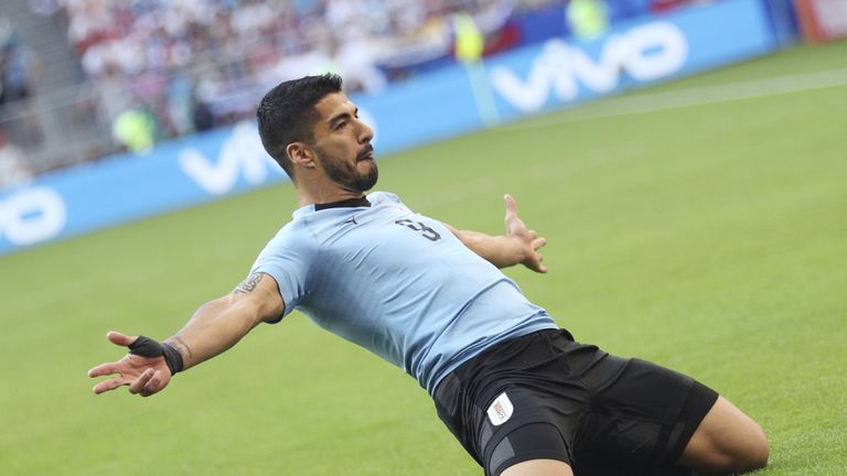 Luis Suarez bringt Uruguay gegen Gastgeber Russland auf die Siegerstraße. 