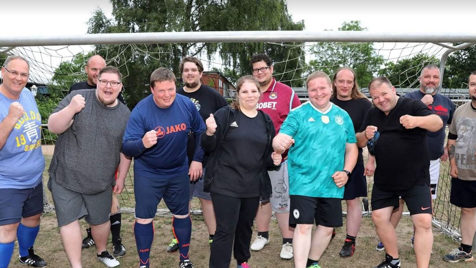 Holstein Kiel Verbietet "Holstein Kielos" Die Namensnutzung | Fußball ...