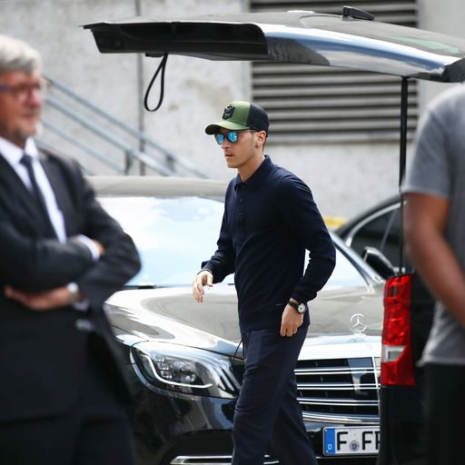 Özils Vater zu Bierhoff: Frechheit! 