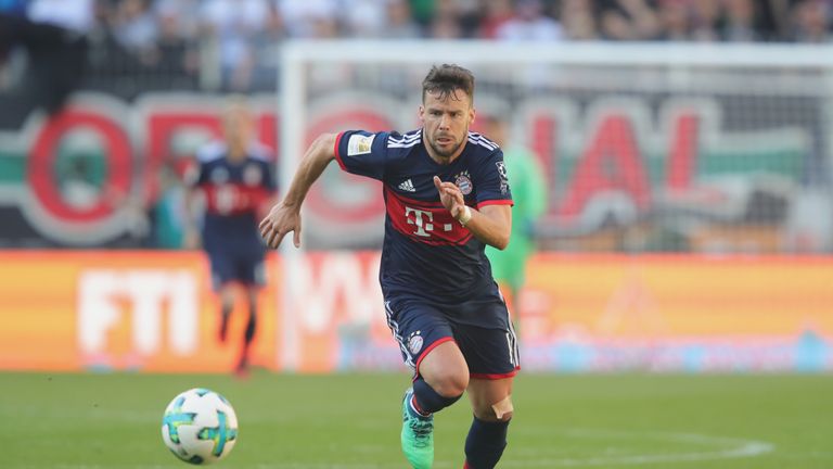 Wie Calciomercato.com und Tuttosport berichten, hat Juventus Turin Kontakt mit Juan Bernat vom FC Bayern aufgenommen. Juve müsste für den Spanier 10 bis 15 Millionen Euro auf den Tisch blättern. In München hat Bernat noch einen Vertrag bis 2019.