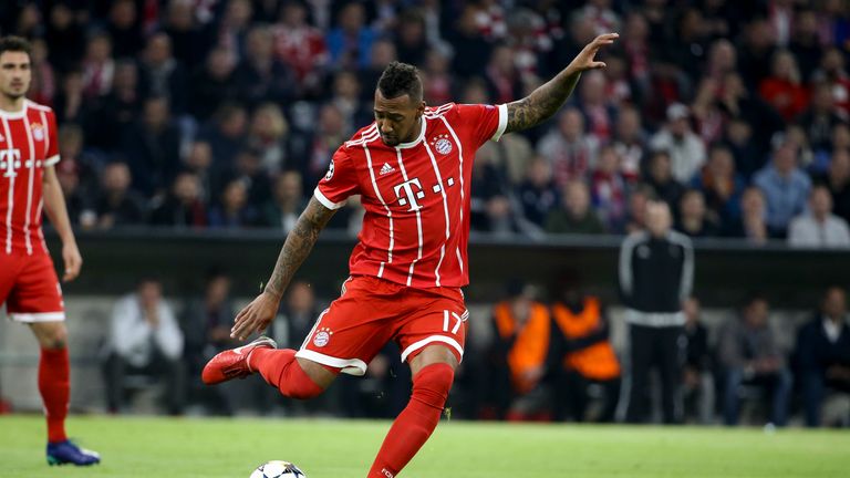 Wie die Corriere dello Sport berichtet, soll Bayern Münchens Jerome Boateng ein Angebot von Juventus Turin erhalten haben. Allerdings hatte sich der 29-Jährige wohl erst am Montag für einen Verbleib bei Bayern entschieden.