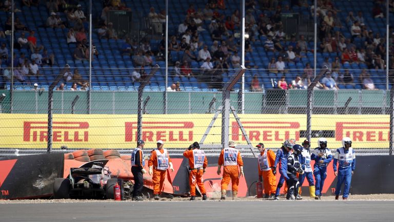 Glück im Unglück: Brendon Hartley bleibt bei einem spektakulären Crash unverletzt.