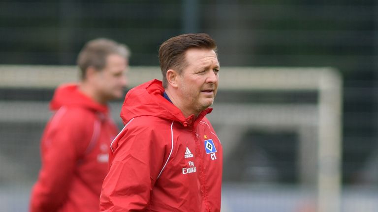 Christian Titz muss eine deftige Pleite hinnehmen.