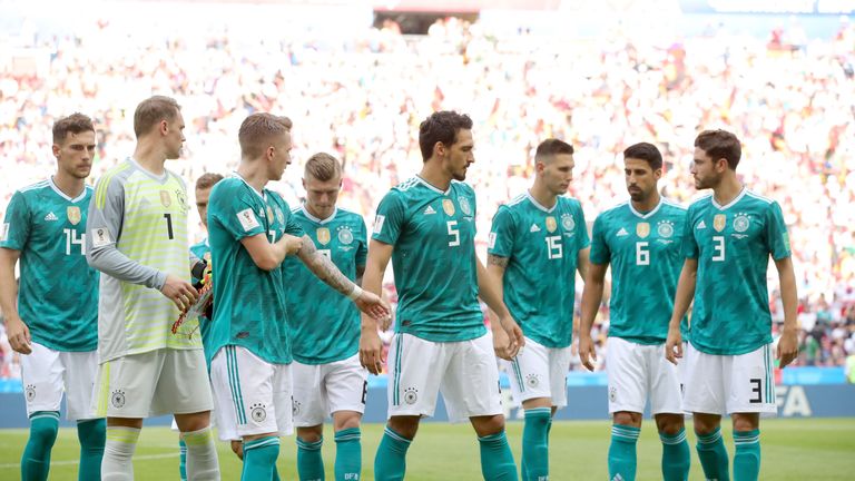 Die WM befindet sich bereits in den Endzügen. Die deutsche Nationalmannschaft ist aber schon lange nicht mehr dabei. Die DFB-Profis können sich somit früher von den Strapazen erholen. Doch wann müssen die Akteure wieder bei ihren Vereinen sein?