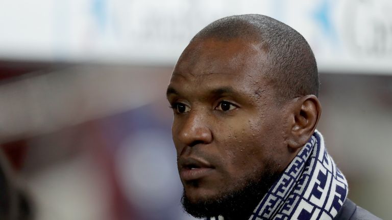 Eric Abidal ist wieder vollständig genesen und übt den Sportdirektor-Posten aus.