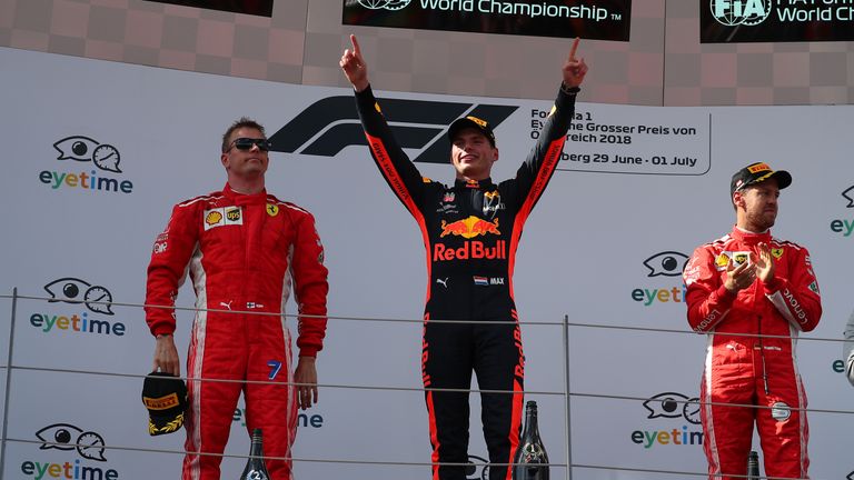 Der Niederländer Max Verstappen fuhr wie ein 'reifer Fahrer' und siegte vor Räikkönen (links) und Vettel (rechts).