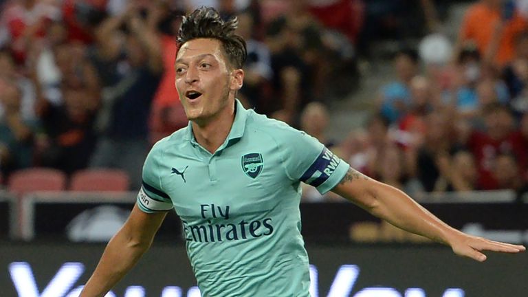 Mesutz Özil führte den FC Arsenal als Kapitän auf das Feld - und traf zum zwischenzeitlichen 1:0 gegen PSG.