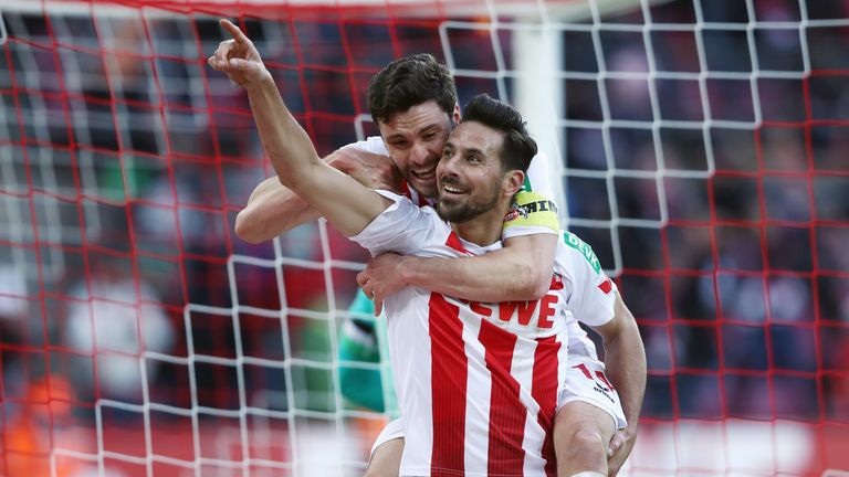 In der abgelaufenen Saison streift er dann das Trikot des 1.FC Köln über. Kann aber nur einen Treffer bejubeln und steigt aus der Bundesliga ab. Nach dem Abstieg ist er ohne Verein...