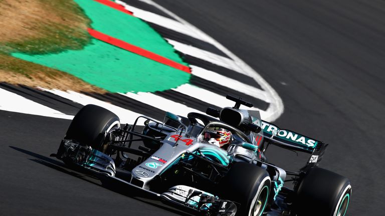 Lewis Hamilton startet bei seinem Heim-Grand-Prix in Silverstone von der Pole Position. 