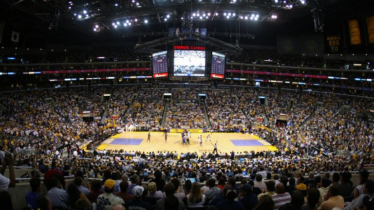 PLATZ 8: Los Angeles Lakers (NBA), 2,84 Milliarden Euro.