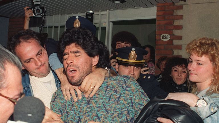 Aufgrund der Überdosis, erlitt der bekannte Fußballer Anfang 2002 einen schweren Herzinfarkt.