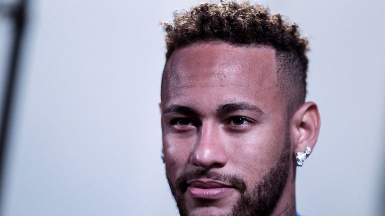 Neymar hat sich erstmals zu seinen Showeinlagen bei der WM geäußert.
