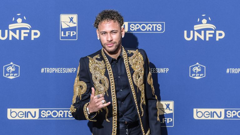 Superstar Neymar hat eine verrückte Klausel in seinem Vertrag bei Paris St. Germain.