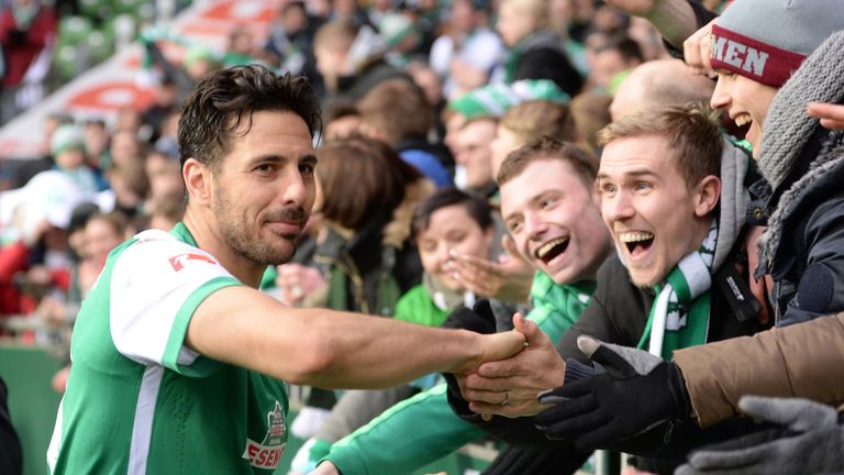 Der Peruaner ist, egal wo er spielt, bei den Fans extrem belibt. 