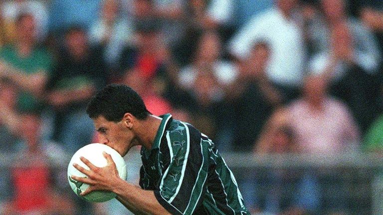 Erstes Highlight: In seinem dritten Pflichtspiel für die Grün-Weißen erzielt er drei Tore. Insgesamt trifft Pizarro in seinen ersten zwei Saisons 38 mal. Der nächste Schritt ließ logischerweise nicht lange auf sich warten.