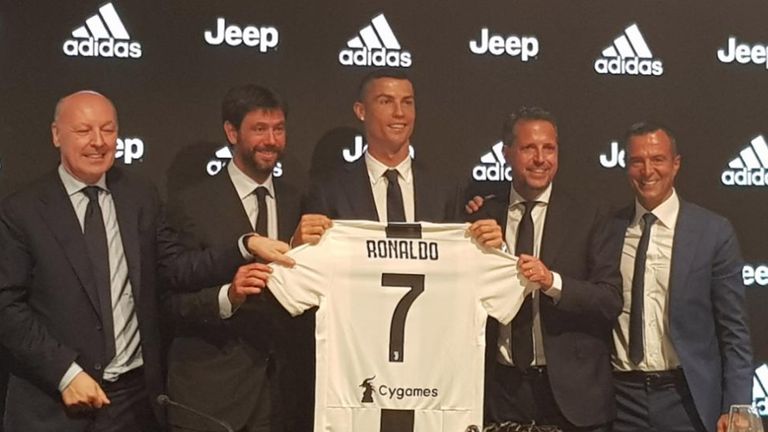 Cristiano Ronaldo wird bei Juventus Turin vorgestellt. (Bildquelle: Twitter / Juventus)