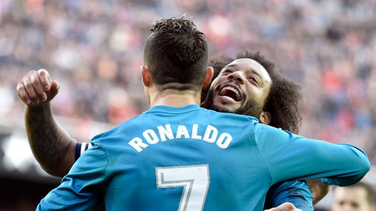 Cristiano Ronaldo hat bei seinem neuen Arbeitgeber Juventus Turin direkt einen Wunschzettel abgegeben. Offenbar ganz oben darauf zu finden: Real-Kollege Marcelo. Das berichtet zumindest das italienische Sportportal Mediaset. 