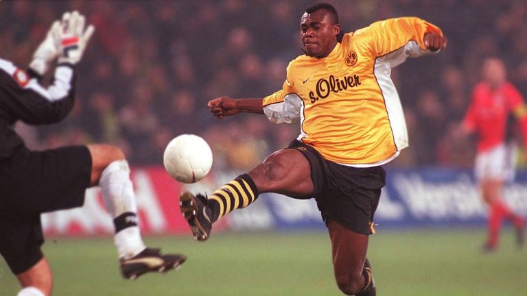 BACHIROU SALOU: Der Angreifer kam 1998 mit großen Ambitionen nach Dortmund. Er kam für 4,2 Millionen Euro vom MSV Duisburg, traf in 29 Pflichtspielen aber nur sechs Mal. Daher wurde er ein Jahr später an Eintracht Frankfurt verkauft.
