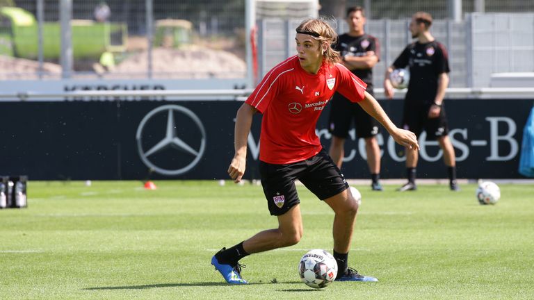 Borna Sosa (VfB Stuttgart) - 20 Jahre