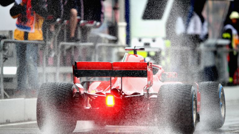 Sebastian Vettel fährt im Dauerregen von Hockenheim auf Platz vier.