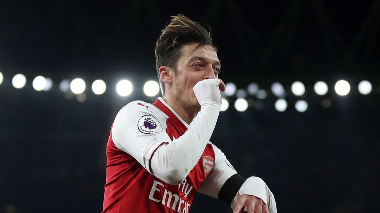 PLATZ 2: Mesut Özil (FC Arsenal) - Wochengehalt: ca. 339.000 Euro