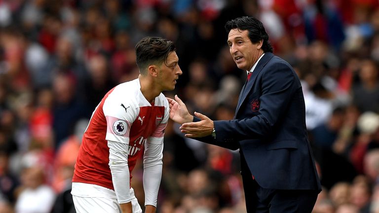 Mesut Özil mit Arsenal-Coach Unai Emery