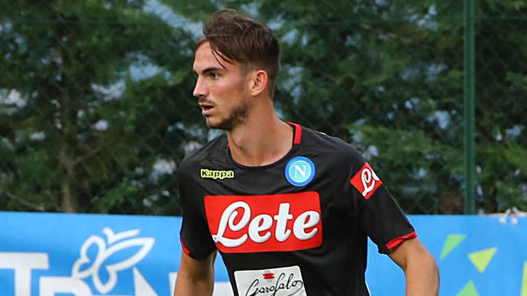 Fabian Ruiz (22), SSC Neapel: Der Spanier kommt von Betis Sevilla, kostet 30 Millionen Euro und soll das zentrale Mittelfeld verstärken.