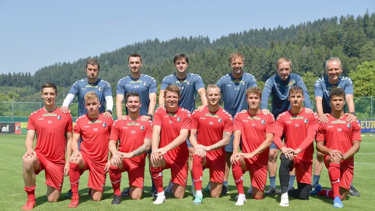 PLATZ 10 - SC FREIBURG: Die Mannschaft von Trainer Christian Streich schlug bei den Absteigern zu und holte Waldschmidt (vom HSV) sowie Heintz (von Köln) in den Breisgau. Im Vergleich zum Vorjahr wurde kein Stammspieler abgegeben.