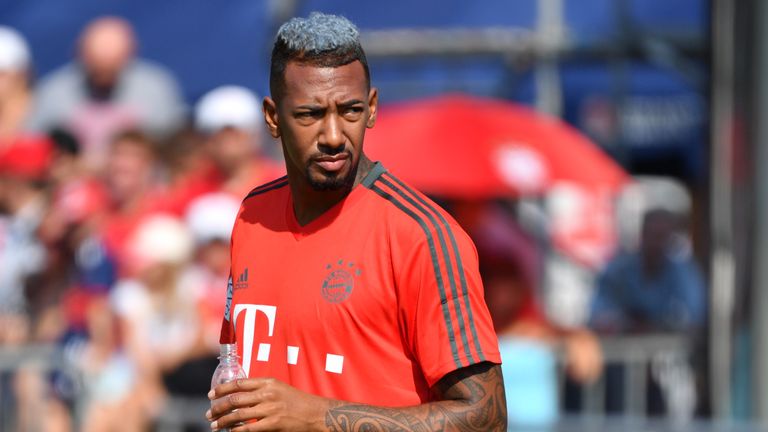 Jerome Boateng muss die Abschlusseinheit vor dem Supercup abbrechen.