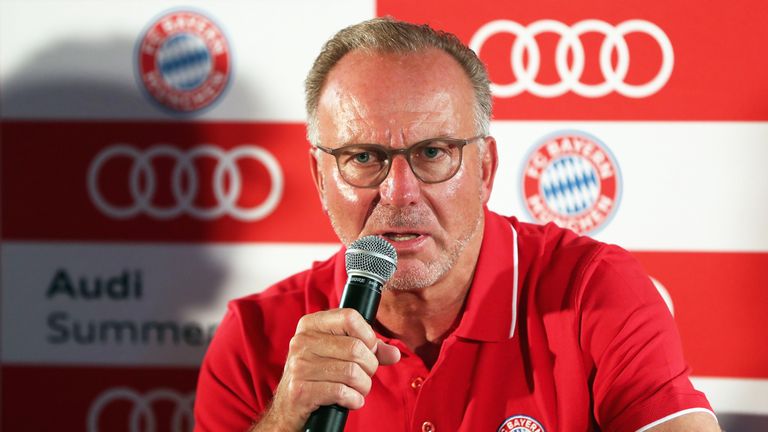 Bayern-Boss Karl-Heinz Rummenigge macht sich für eine einheitliche Regelung auf dem Transfermarkt stark.