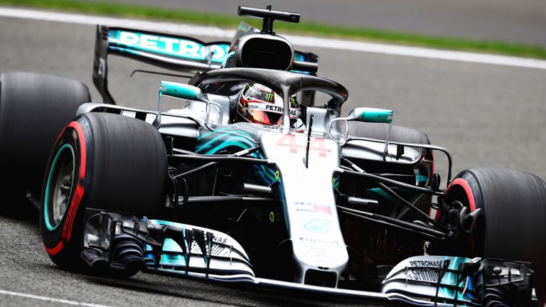 Mercedes-Pilot Lewis Hamilton sichert sich in einem packenden Qualifying die Pole in Spa vor Ferrari-Star Sebastian Vettel.