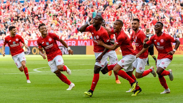 Mainz 05 feiert dank Ujah einen Auftakterfolg gegen den VfB Stuttgart.