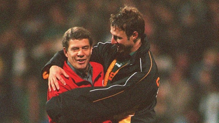 'Marco, für Fußball interessieren Sie sich ja nicht. Sie spielen bei mir nur, weil meine Frau Sie mag und Sie Abitur haben.'

