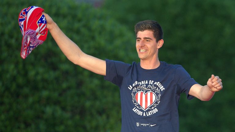 Hier feierte Courtois noch ausgiebig mit Atletico-Fans.
