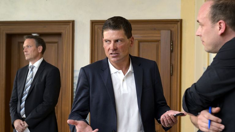 Der frühere Radstar Jan Ullrich ist auf Mallorca nach einem Vorfall mit Til Schweiger zwischenzeitlich festgenommen worden.