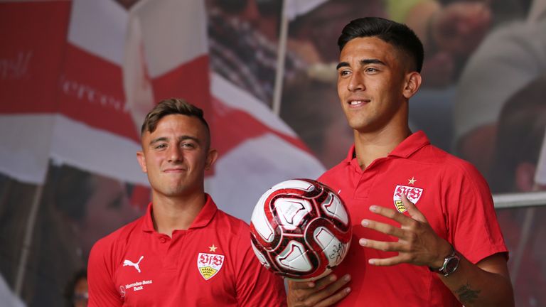Pablo Maffeo (l.) & Nicolas Gonzalez: Das Spanisch-Argentinische Duo kostete den VfB insgesamt 17,5 Millionen Euro. Unter anderem mit ihrer Hilfe wollen die Schwaben an die starke Rückrunde der letzten Saison anknüpfen.