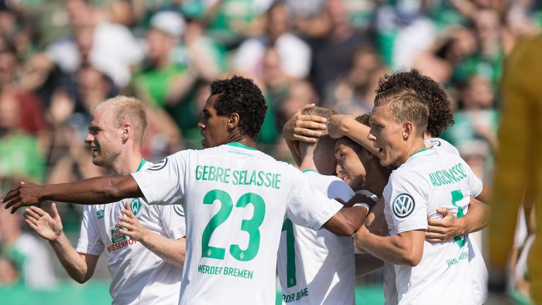 Werder Bremen feiert in Worm,s einen starken Pflichtspielauftakt im DFB-Pokal.