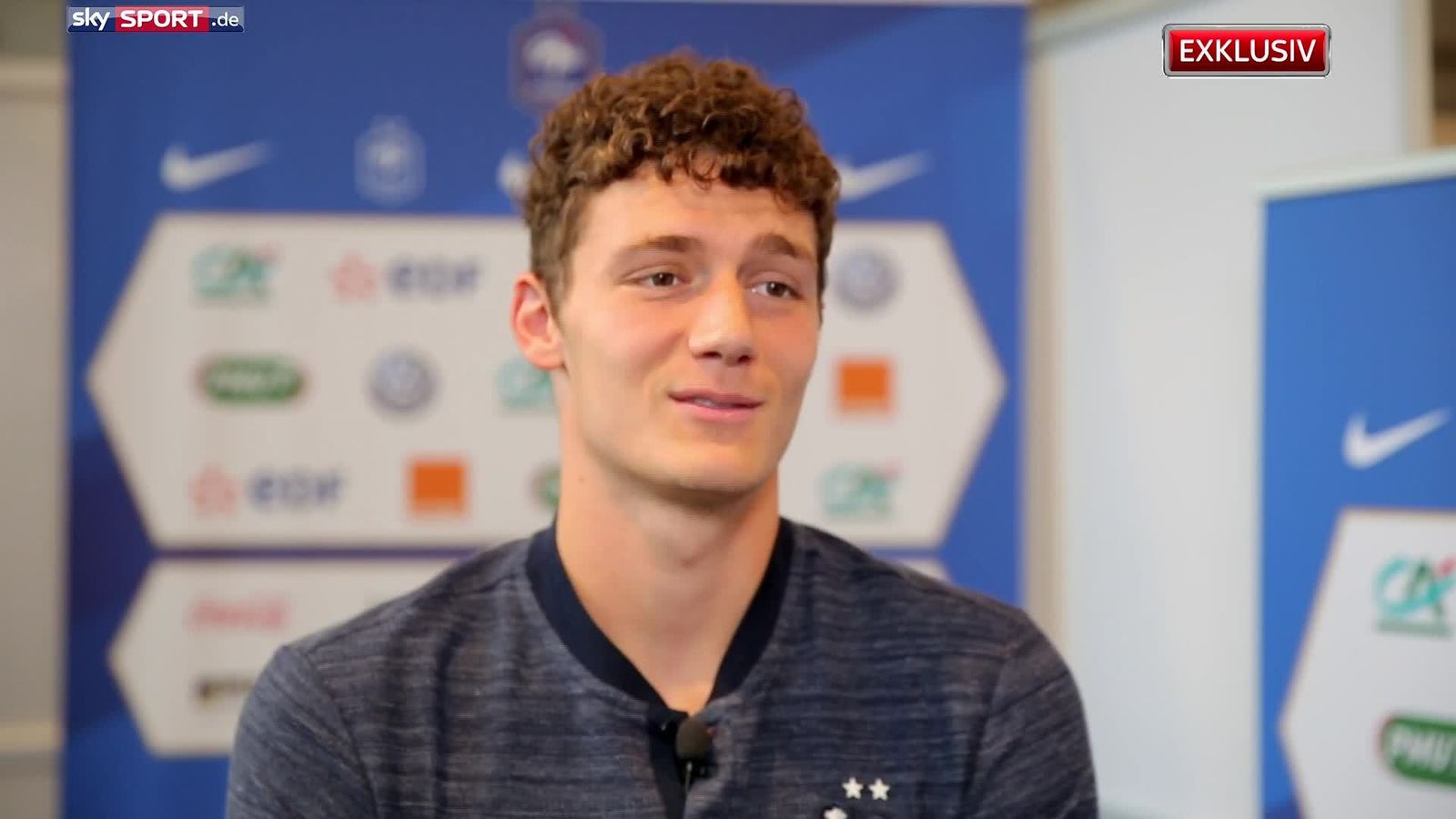 Pavard: 'Das Interesse der Bayern schmeichelt mir sehr' | Fußball News