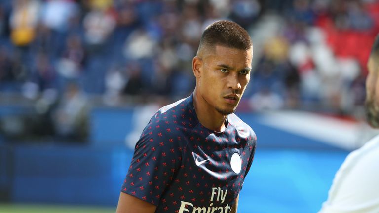 Bei den Franzosen gibt Alphonse Areola sein Länderspiel-Debüt. Der junge Schlussmann gilt als talentiert, konnte sich bei PSG und Nationalmannschaft bisher nicht durchsetzten. Klarer Sieg für Neuer: 1:0 für Deutschland