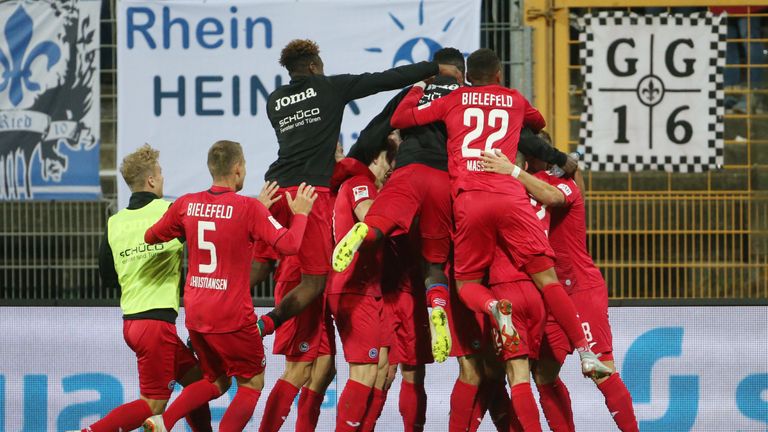 Bielefeld dreht das Spiel bei Darmstadt 98 in den letzten drei Minuten.