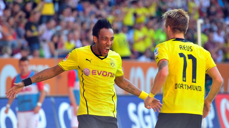 Ein irres Debüt feierte auch Pierre-Emerick Aubameyang bei Borussia Dortmund. Beim Saisonstart in Augsburg 2013 schnürte der pfeilschnelle Gabuner beim 4:0 einen Hattrick. 