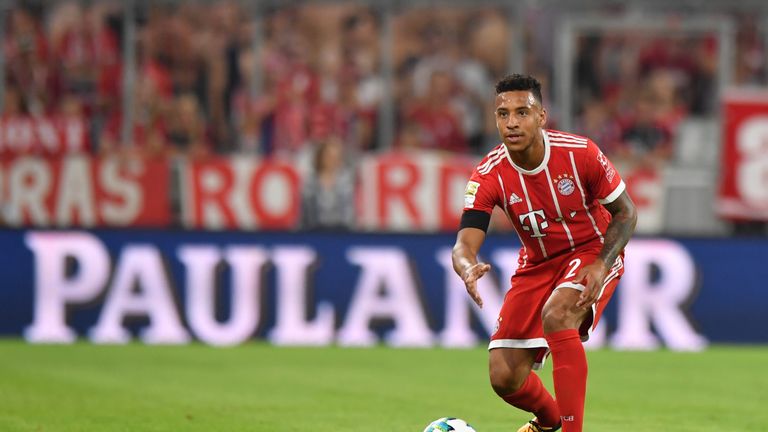 Corentin Tolisso stand bei seinem Bundesliga-Debüt beim FC Bayern sogar in der Startelf und spielte über 90 Minuten. In der 18. Minute erzielte er nach der Vorarbeit von Arturo Vidal ein Kopfballtor zum 2:0-Zwischenstand. 