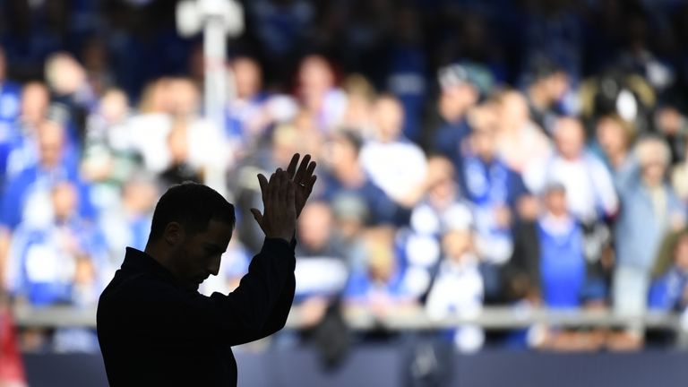 Schalkes Trainer Domenico Tedesco kann nach dem 1:0-Sieg gegen Mainz vorerst aufatmen.